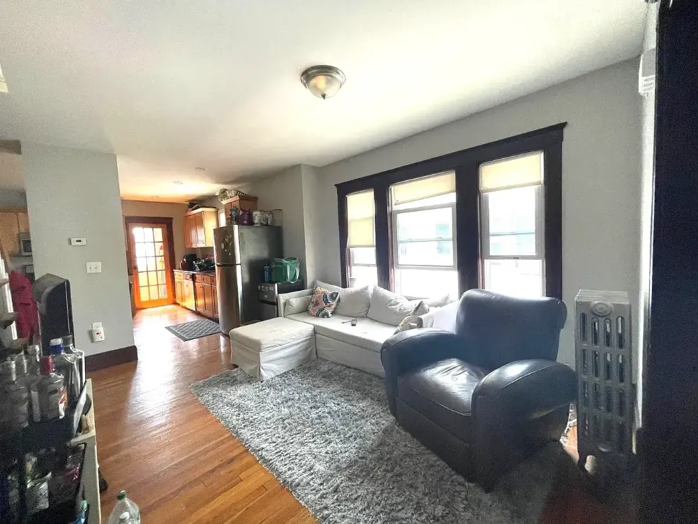 Archived listing: summer sublet near Tufts campus